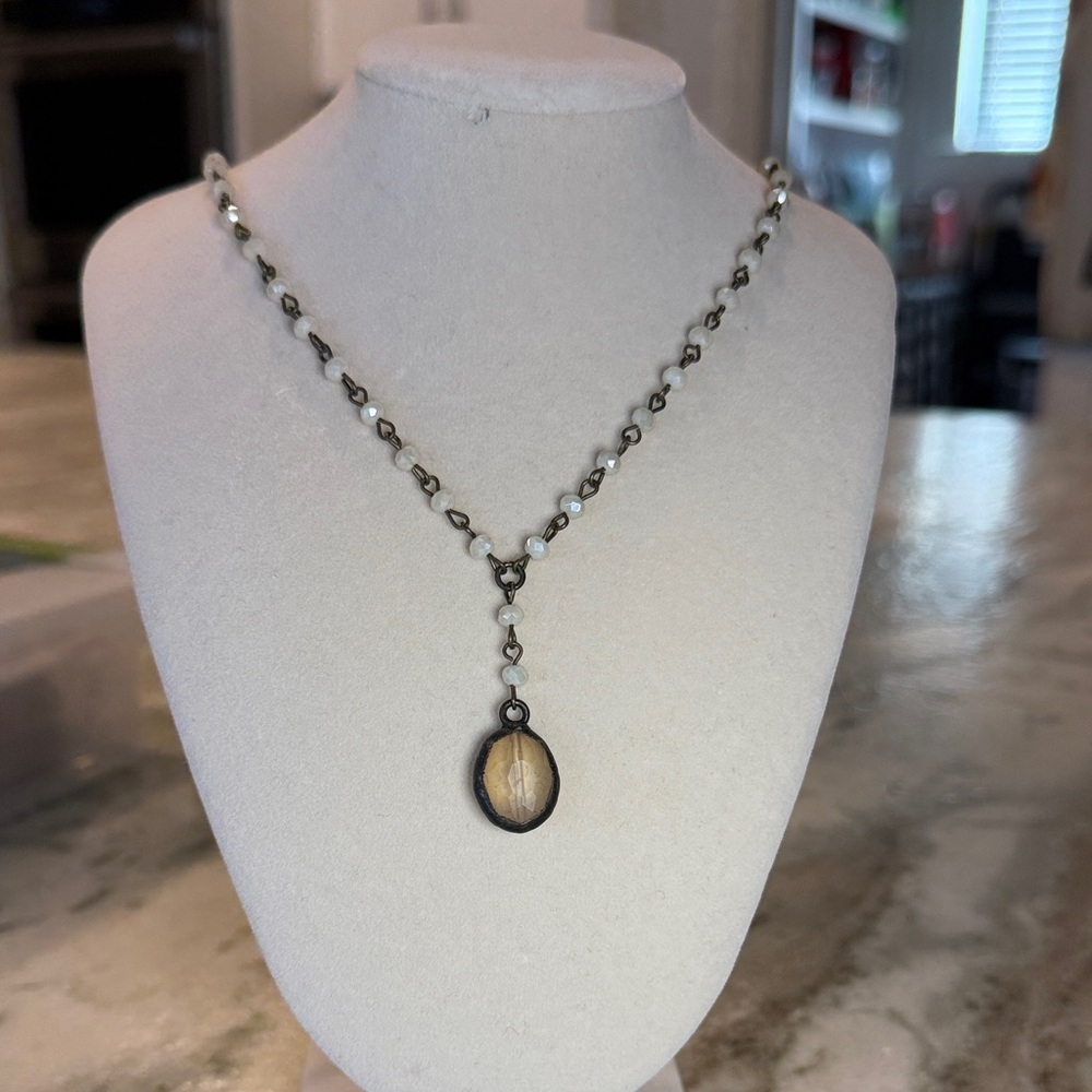 Malania Clara Elegant Shell Beads and drop crystal Pendant Necklace